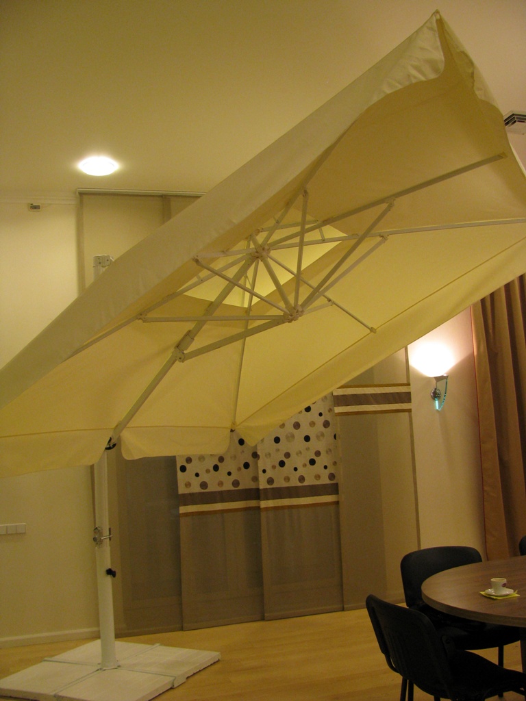        (Decostyle)