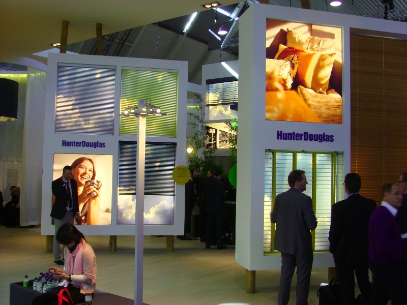  Hunter Douglas   R+T  .